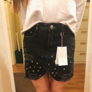 BRAND NEW ZARA Mini Skirt!!